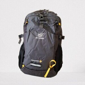 NWT! Skysper Lightweight Backpack with Padded Back for Everyday Use!